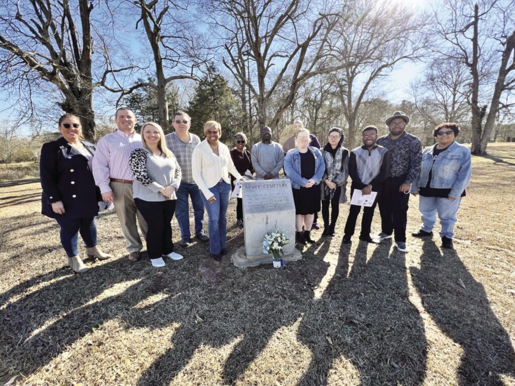 Honoring of Slave Cemtery by students from Gordon College and local community members 