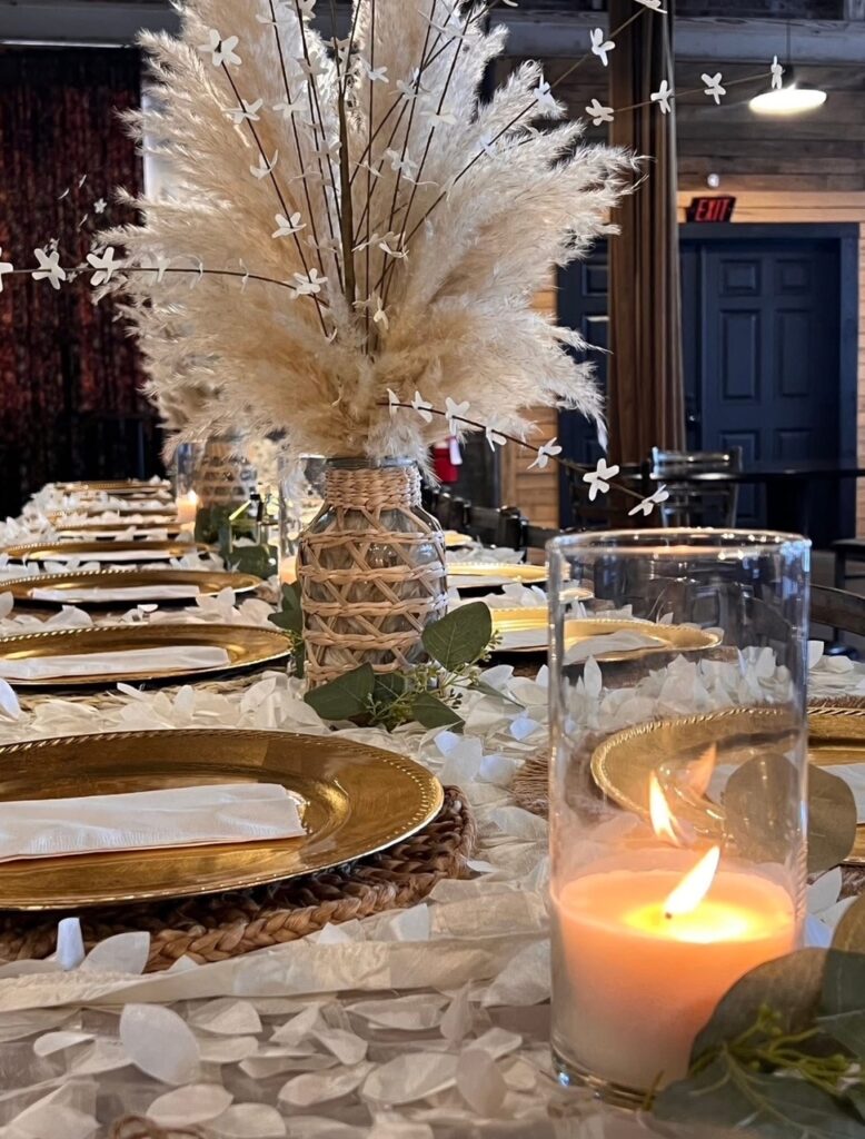 PIcture of a dinner party