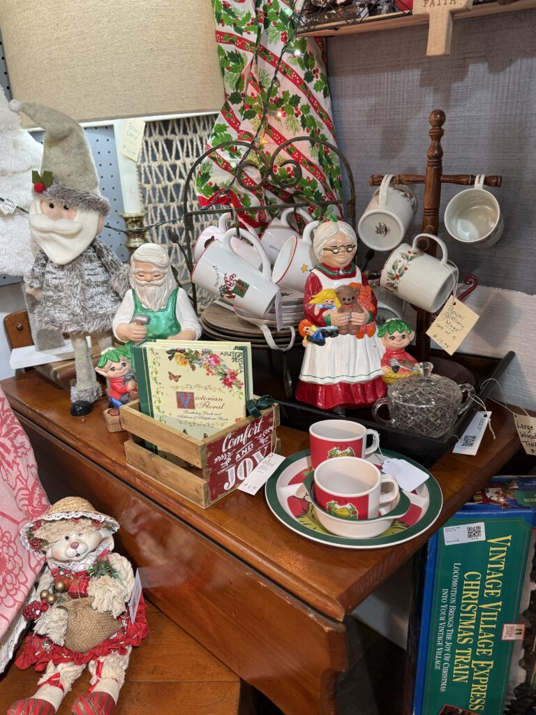 Picture of holiday decor from Forsyth Antiques and More 